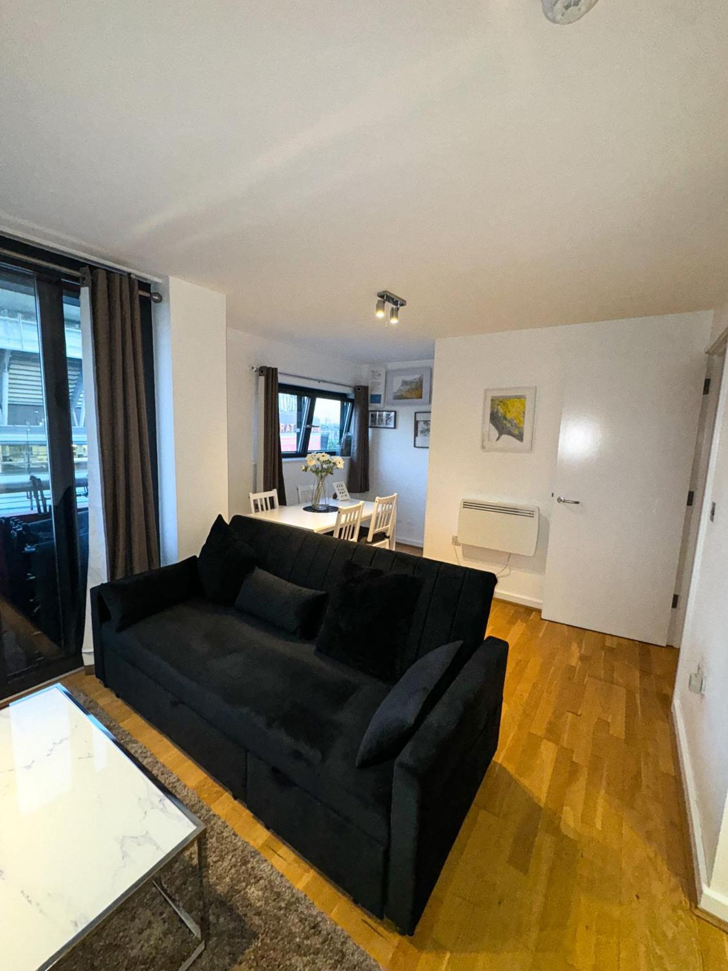 The Emirates Stadium Apartment London Exterior photo