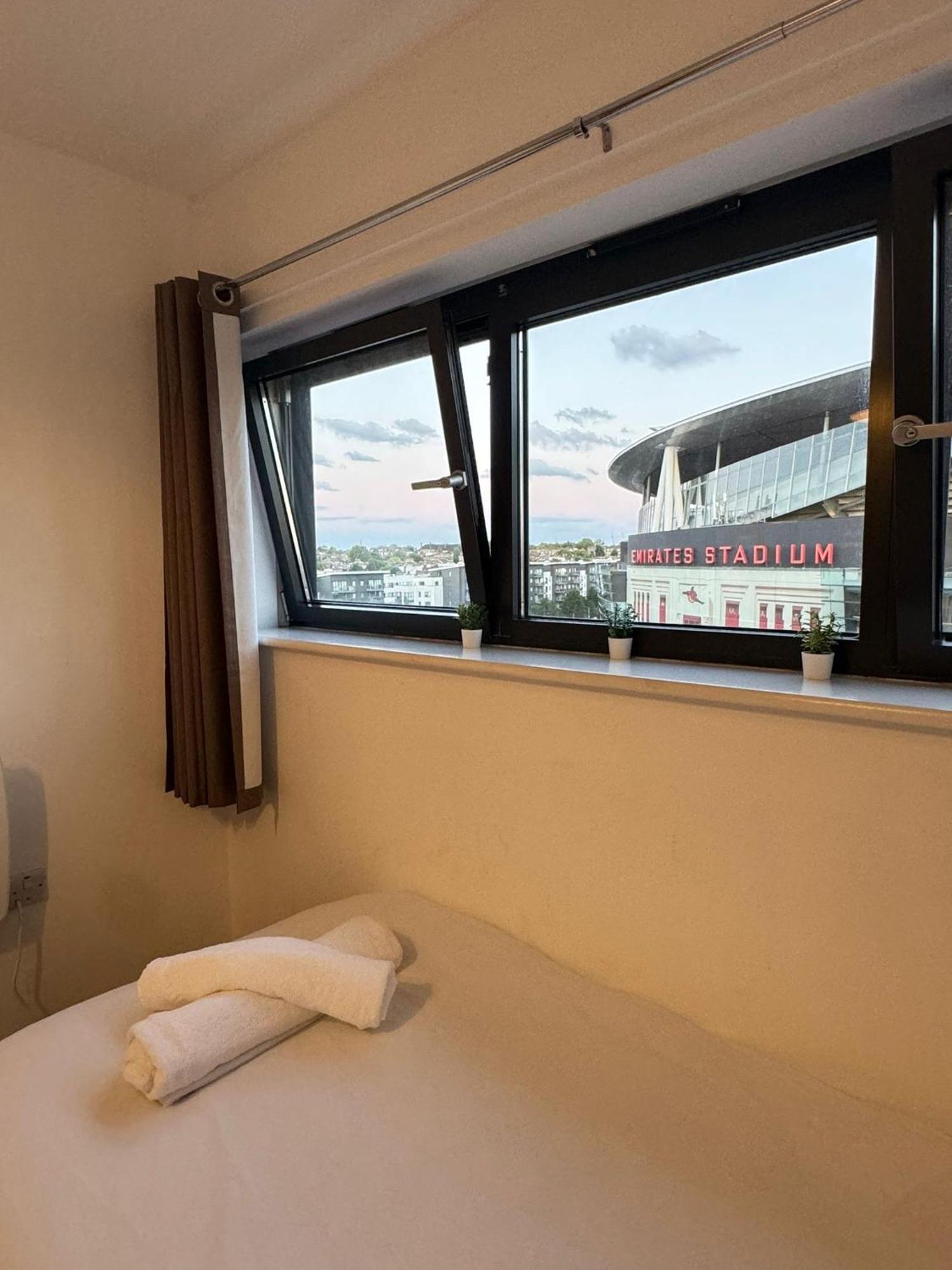 The Emirates Stadium Apartment London Exterior photo